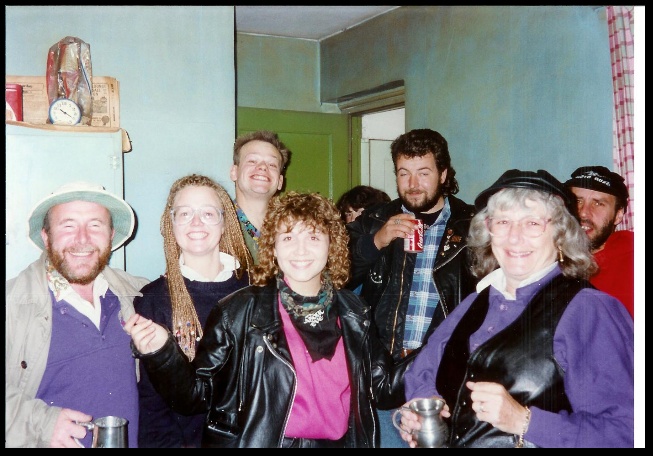 640x442 pixels (129K)